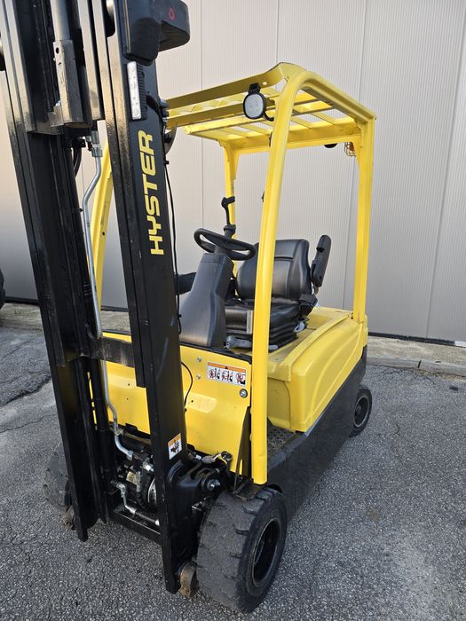 Empilhador HYSTER J1.8XN Triplex
