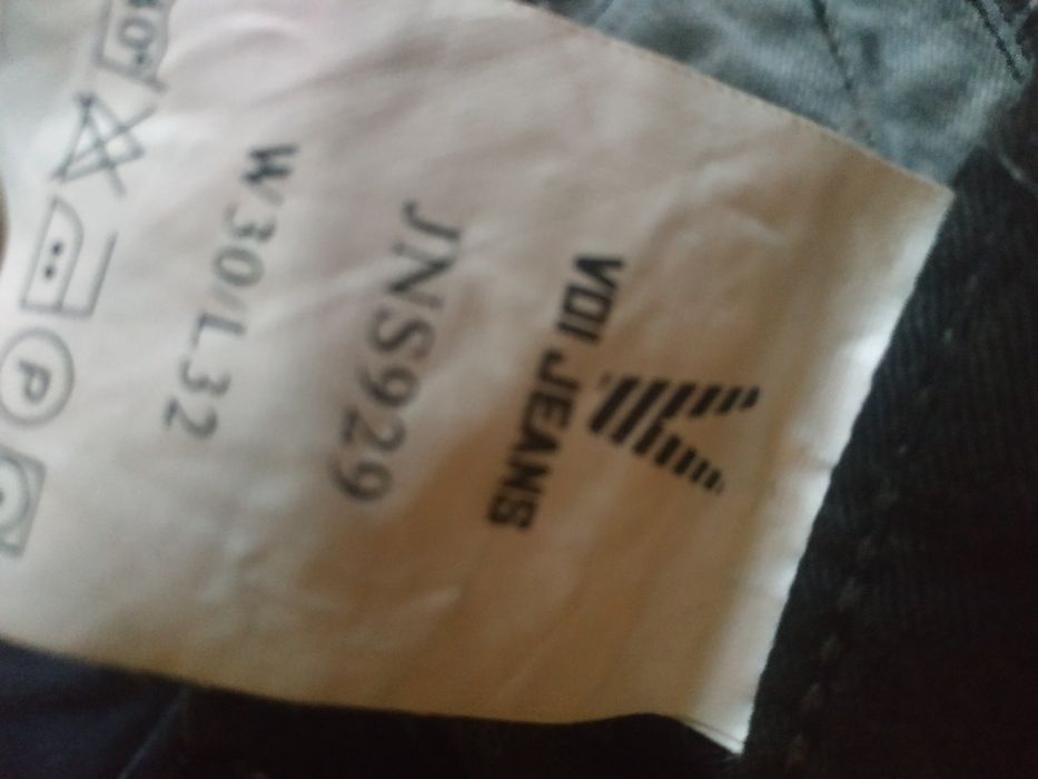 Продам мужские джинсы voi jeans