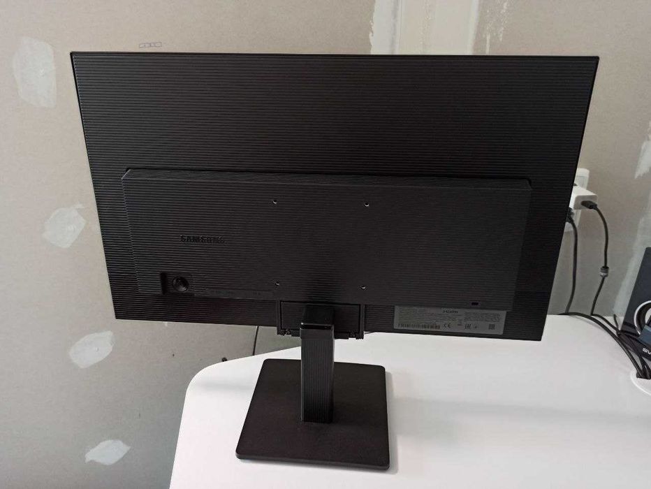 Samsung 24" IPS 100Hz Full HD | S24D300GAI | 2024 рік | HDMI | Ідеал