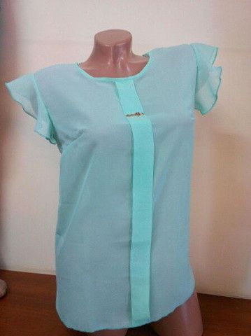 В наявності блузка