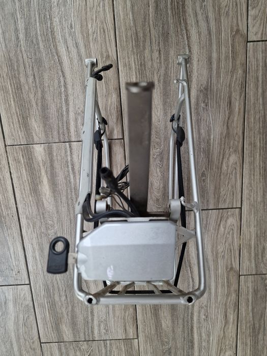 Bagażnik rowerowy tylny pod baterię Trek