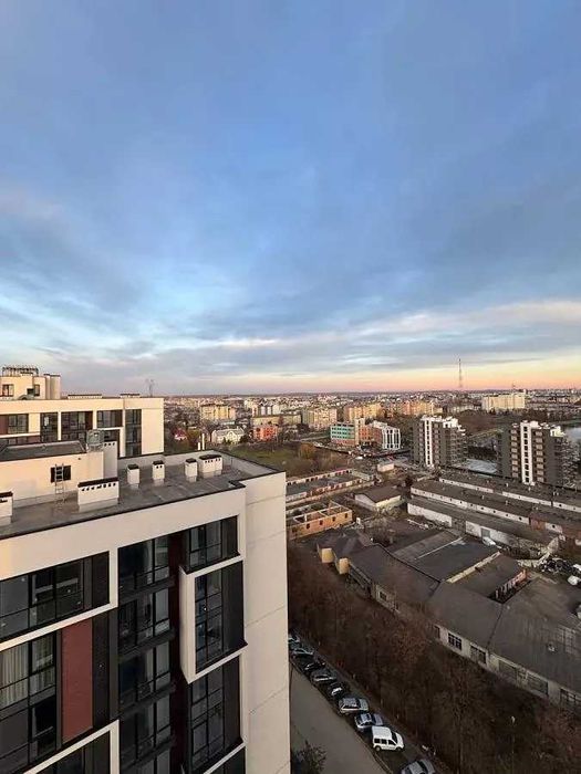 Продам Елітний видовий Пентхаус в ЖК Бізнес клас на березі озера