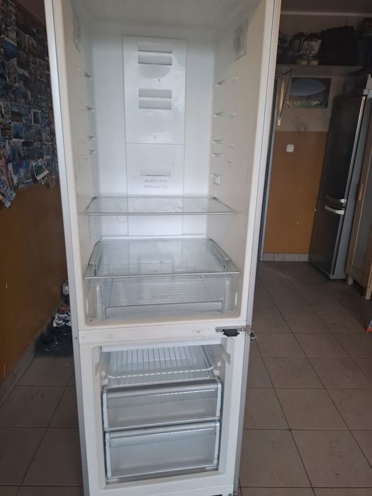 Bosch części lodówka czerwone drzwi