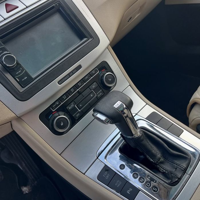 VW Passat CC Luxury - 2.0 Бензин АКПП