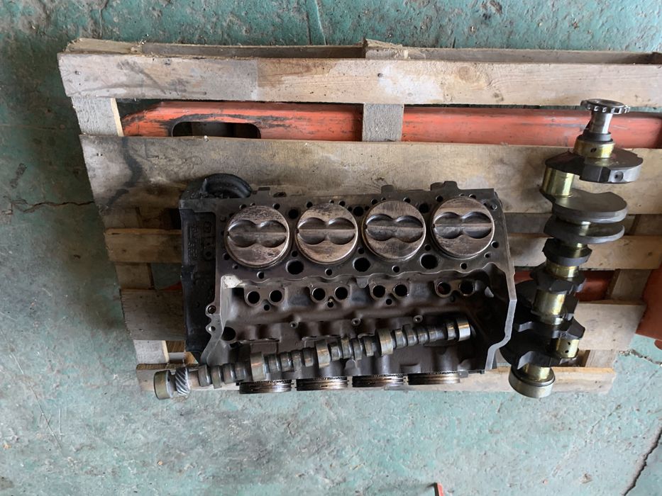 Блок двигуна з поршнями chevrolet 5,7 mercruiser5,7