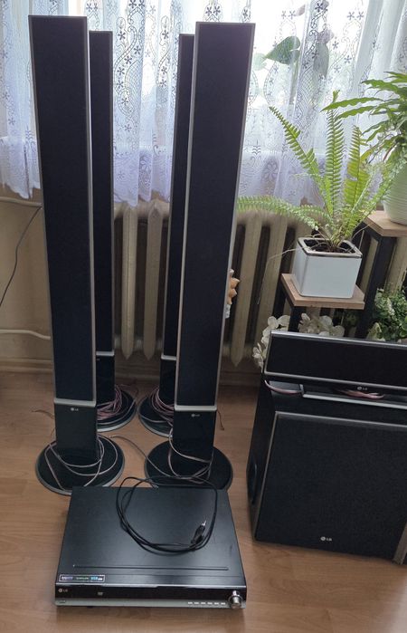 Kino domowe LG z wyjściem  HDMI