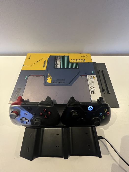 Konsola Xbox One X 1Tb Cyber Punk Edycja Limitowana