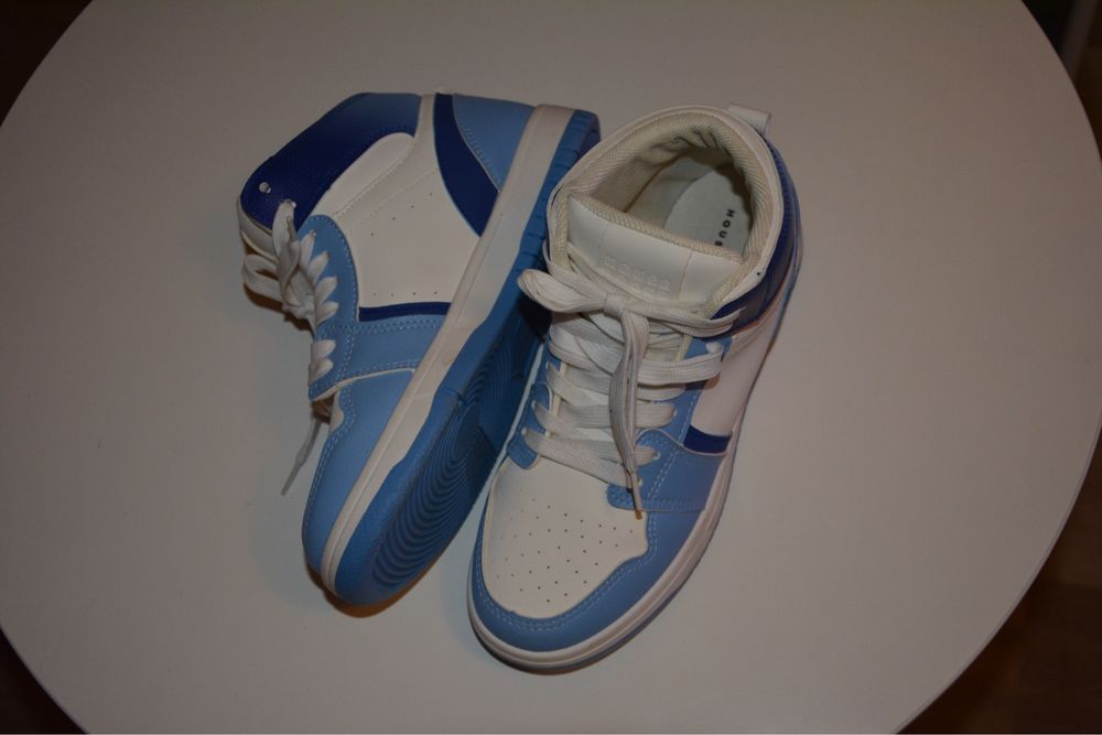 Lot nr 5 - Stylowe sneakersy r. 38 - Wyprzedaż przed przeprowadzką!