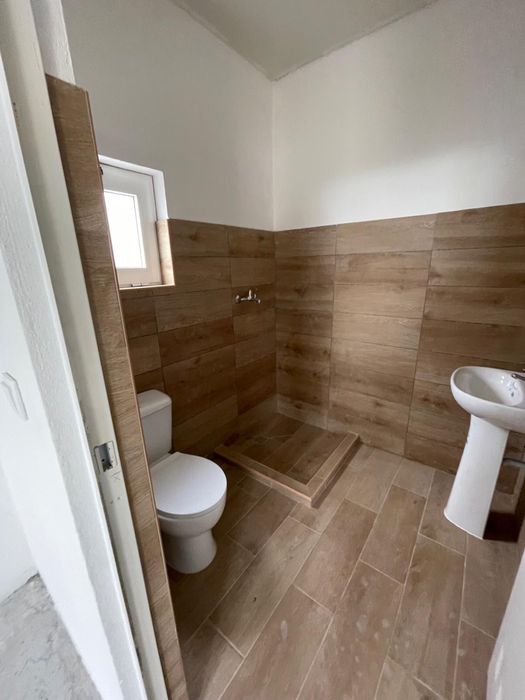 Aluga-se armazens de 100m2 e 200m2