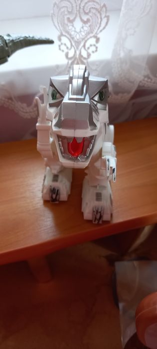 Робот - динозавр