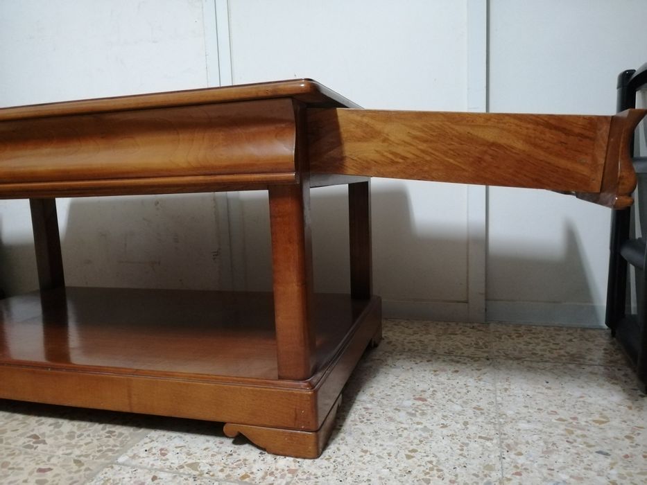 Mesa madeira de castanho