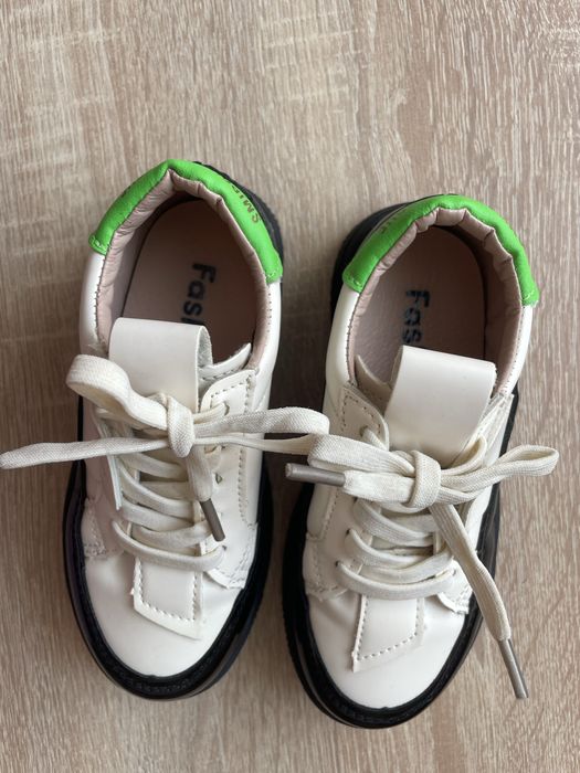 Туфлі для дівчинки