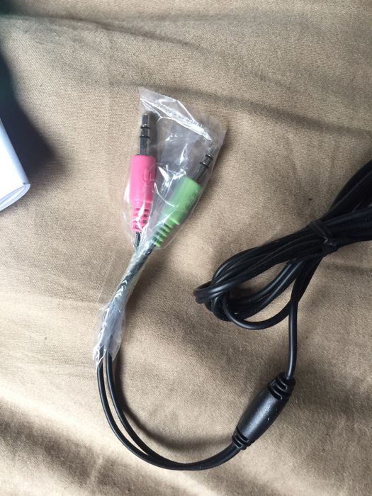 headsets Logitech novos (na caixa)