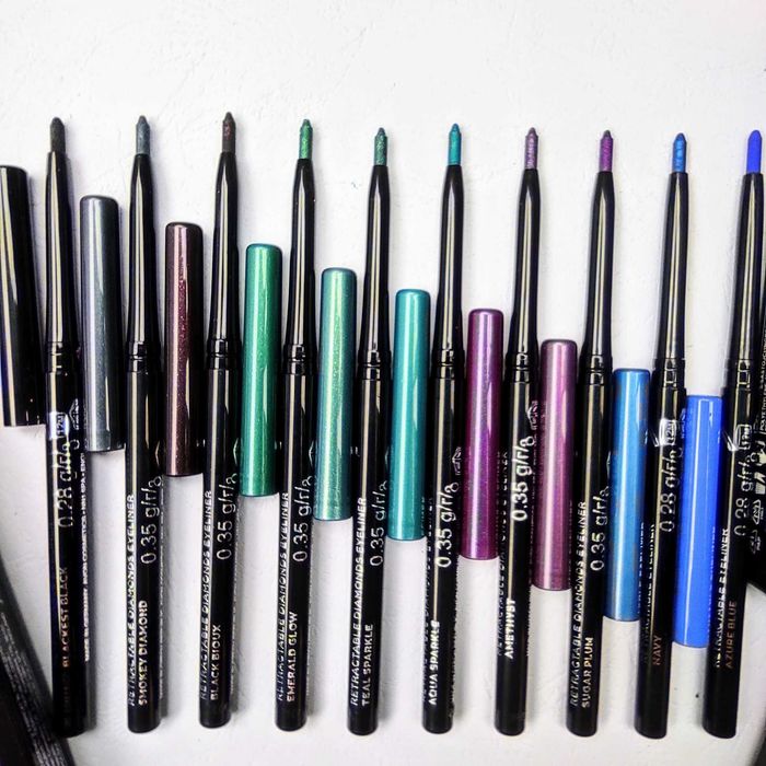 Косметика Avon Туш для вій Супершок SuperShock 5 в 1 Ultra Luxe помада