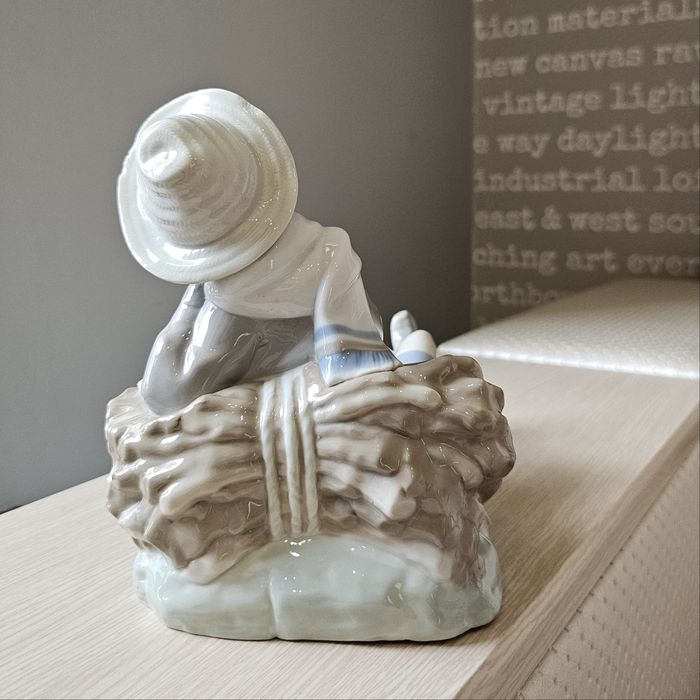 Статуэтка, фарфор, lladro, Пастушок на отдыхе