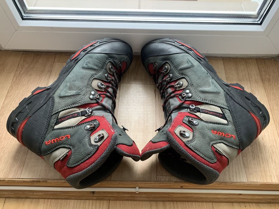 LOWA / трекінгові черевики