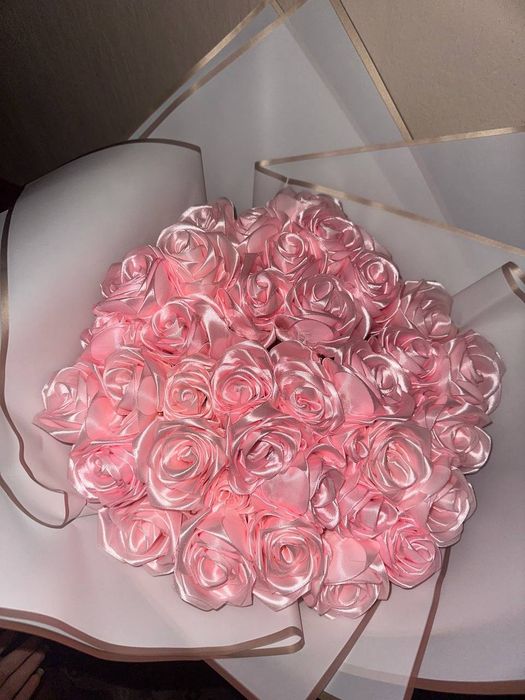 Букет з атласної стрічки 39 троянд