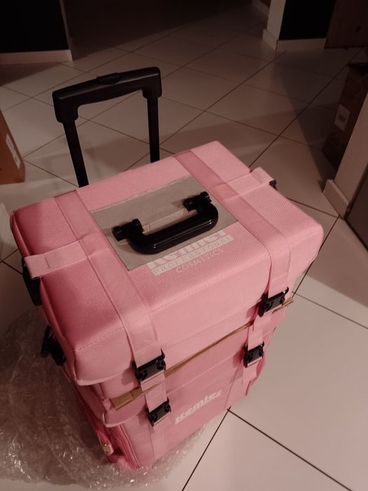 Walizka fryzjerska lub kosmetyczna