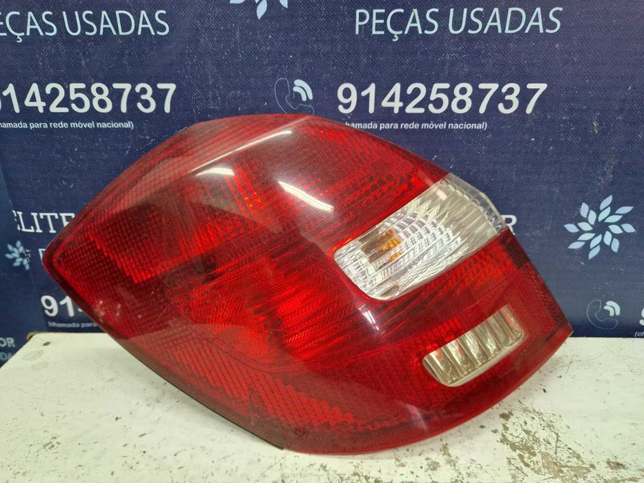 Farolins usados SKODA FABIA II carro esquerdo direito farolim