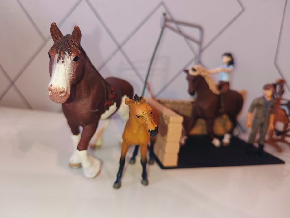 Zestaw Schleich myjnia i konie całość