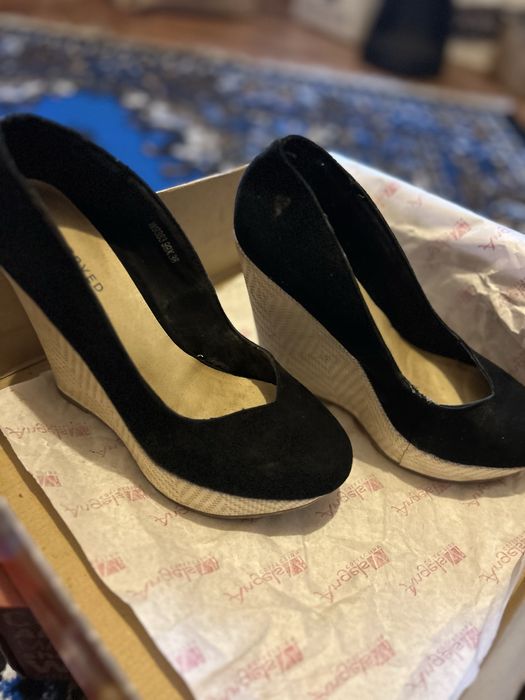 Віддам взуття підбори/танкетка 38 р