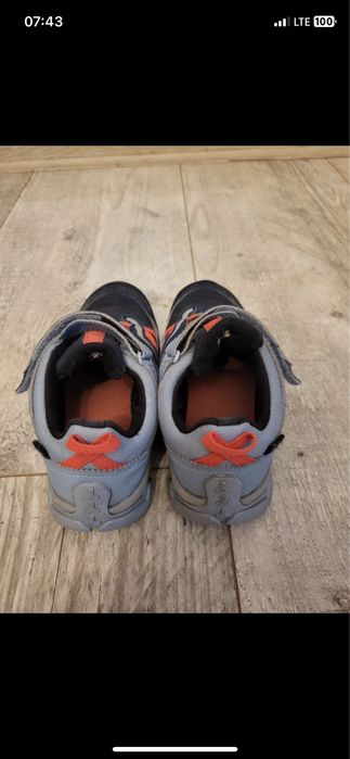 Buty trekkingowe wodoodoporne Quechua rozm. 33
