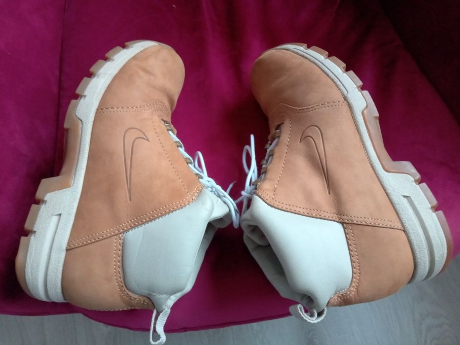 Buty Nike Air Source rozmiar 42, 5