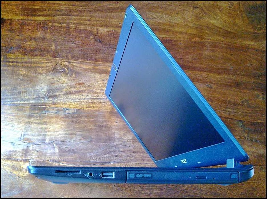 Laptop Acer ASPIRE Intel Celeron/RAM 8GB/Dysk 500GB zasilacz Torba kpl