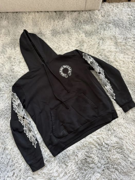 Czarna bluza z nadrukiem rozmiar XL