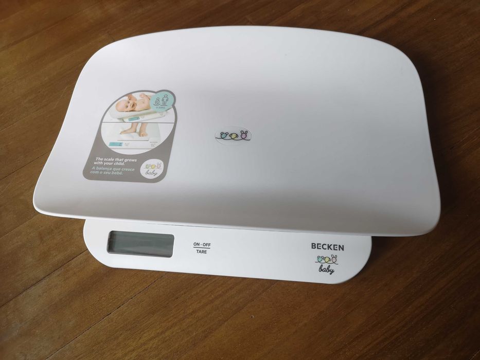 Balança Digital de Bebé Evolutiva Becken (Até 20kg) - Excelente estado