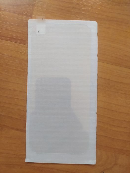 Защитное стекло iPhone 16 pro