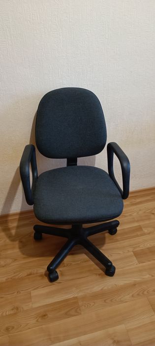 Крісло офісне, бу, місто Дніпро