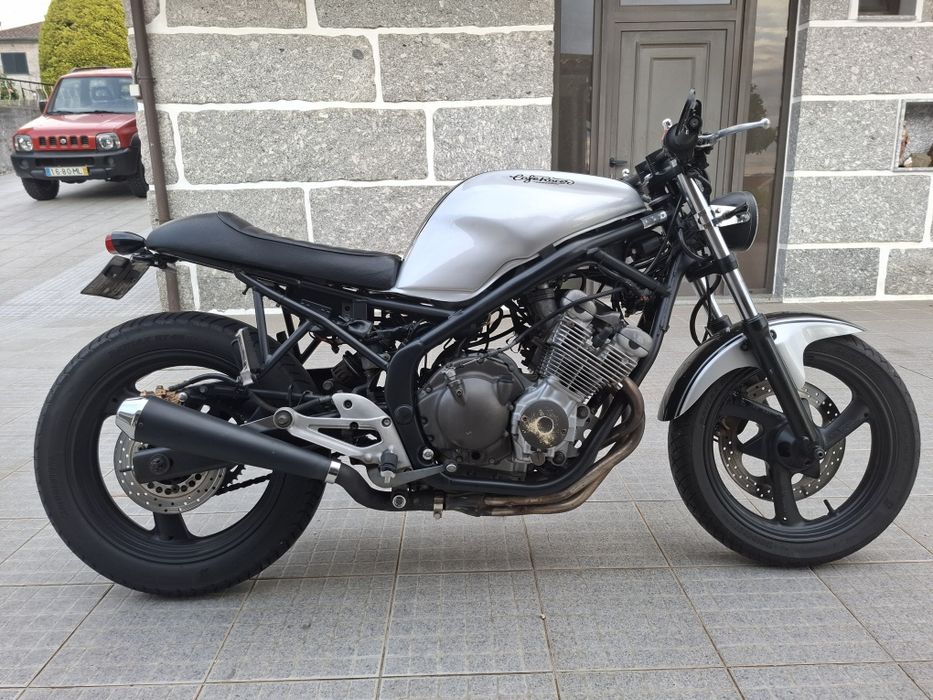 YAMAHA XJ600 de 1996 café racer