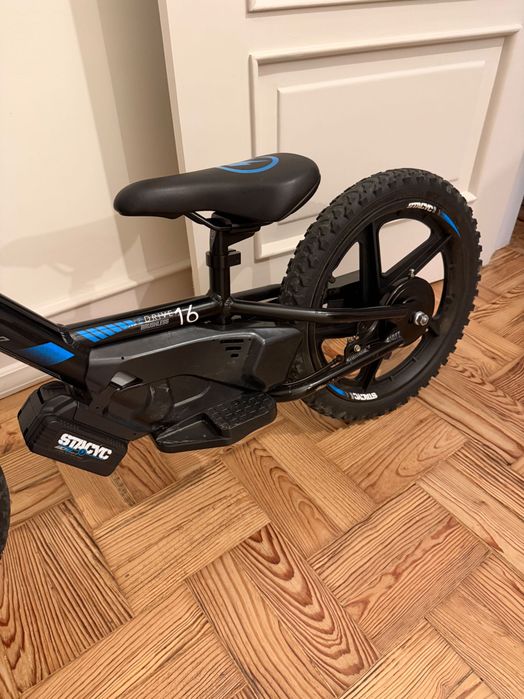 Bicicleta elétrica STACYC 16EDrive