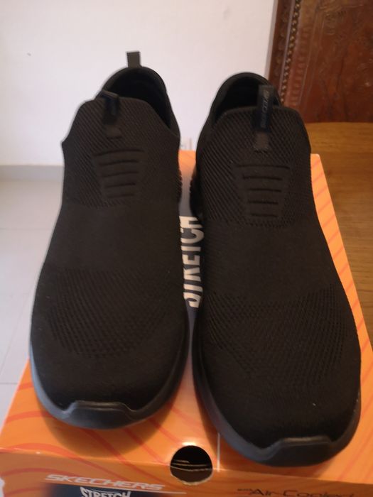 Ténis Sketchers novos dentro da caixa