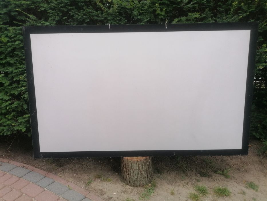 Ekran ptojekcyjny duży wiszący