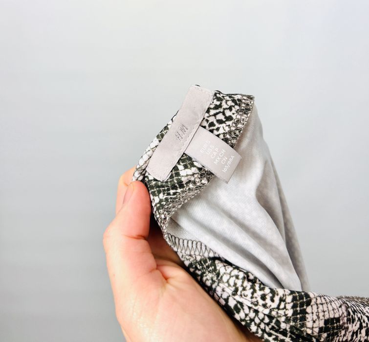 Sukienka midi w wężowy wzór bez rękawów S 36 H&M