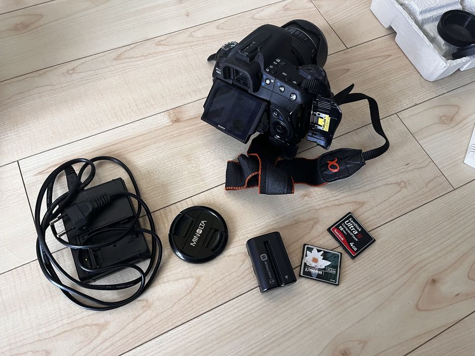 Lustrzanka Sony alfa 350 - 2 obiektywy (minolta+sony), 2 karty, etui