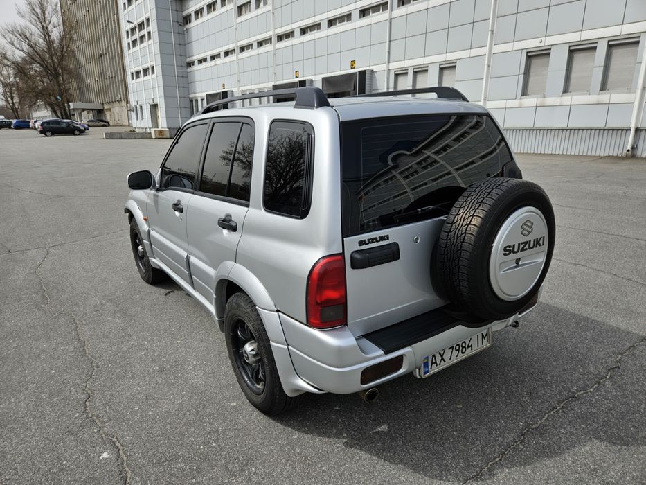 Suzuki Grand Vitara 2.0 бензин 2003