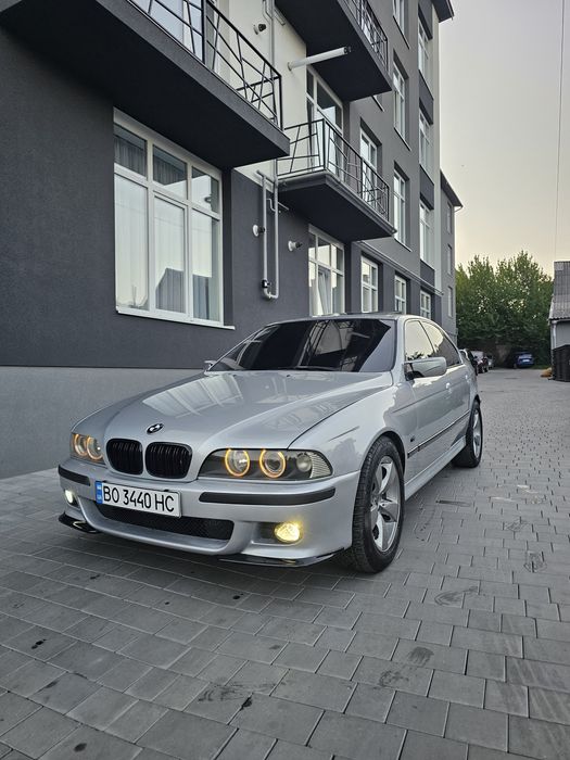 продам е 39 м 57 2002 рік