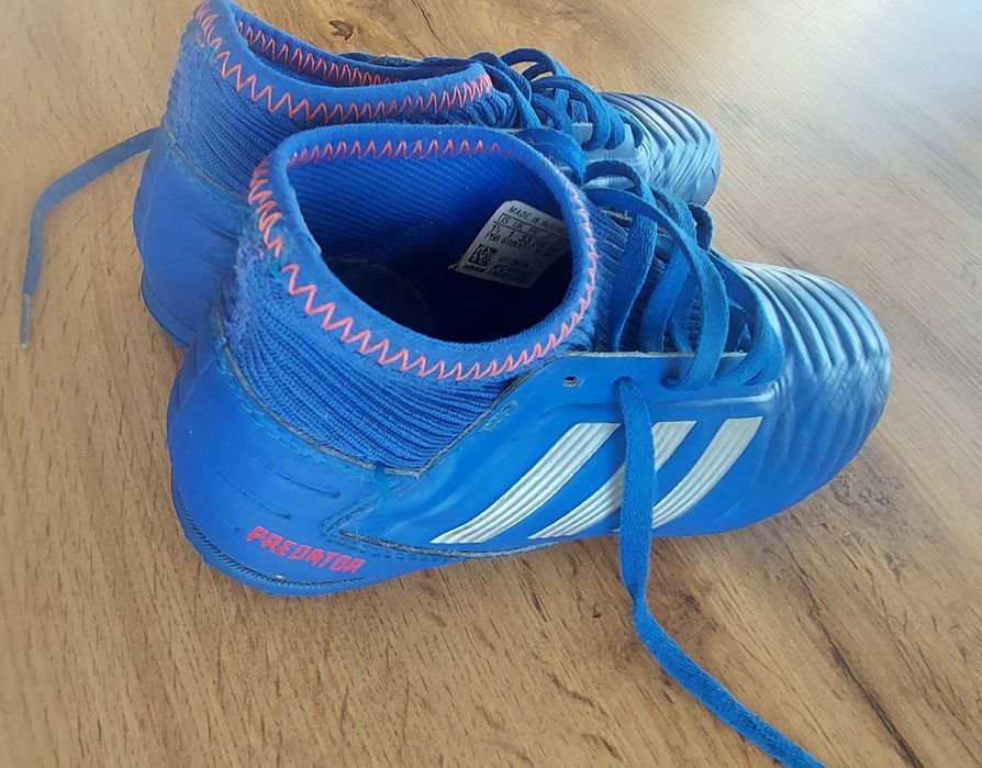 Turfy ADIDAS predator r.33