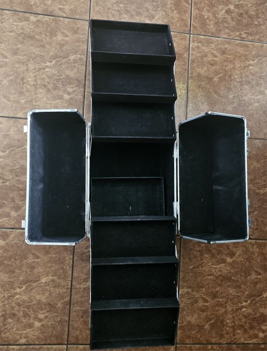 Kuferek na akcesoria