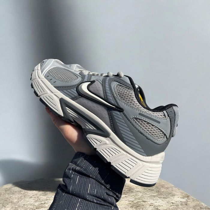 Чоловічі кросівки Nike V5 Runner