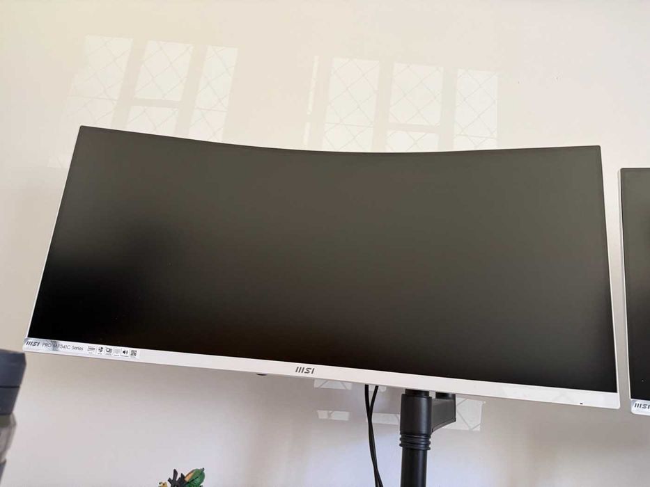 Oportunidade!!! Monitor MSI PRO MP341CQ 34" UltraWide curvo usado apenas 5 meses!