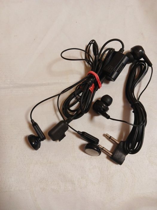 Навушники до телефону