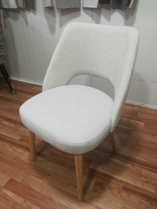 Cadeiras e mesas por medidas de fabrica.