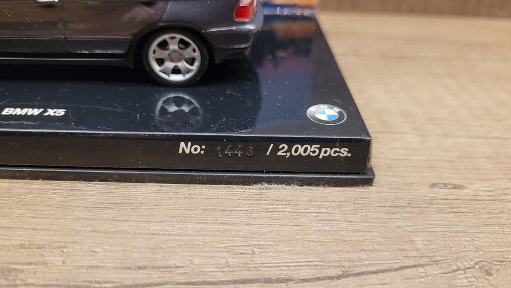 MINICHAMPS BMW X5 E53 Flavours of Asia 1:43 Hong Kong