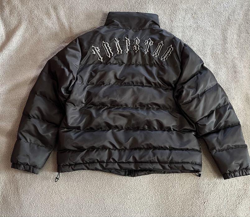 Пуховик Trapstar OG Puffer Jacket з помітною білою вишивкою лого — zdjęcie 3