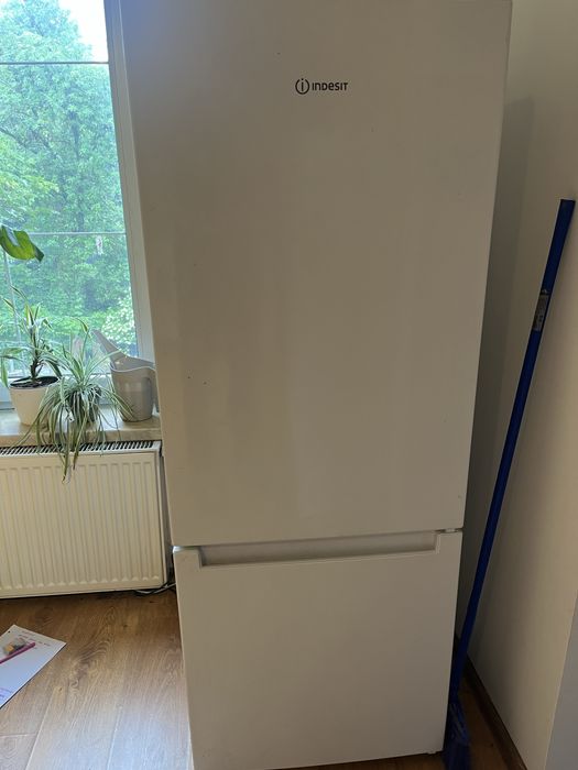 Lodówka biała INDESIT