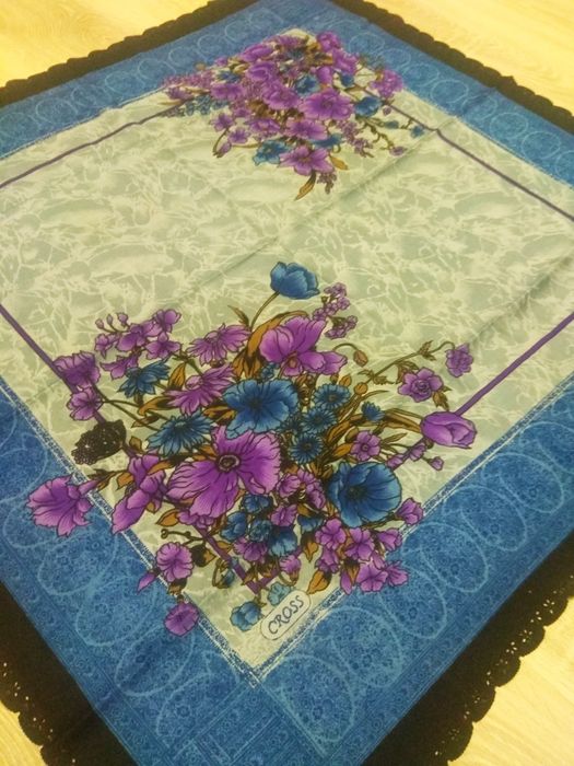 Cross Chusta w kwiaty